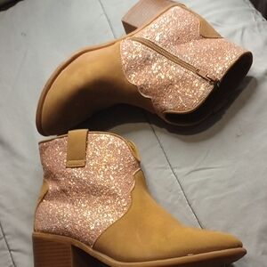 Falls Creek Sparkling Tan Ankle Booties